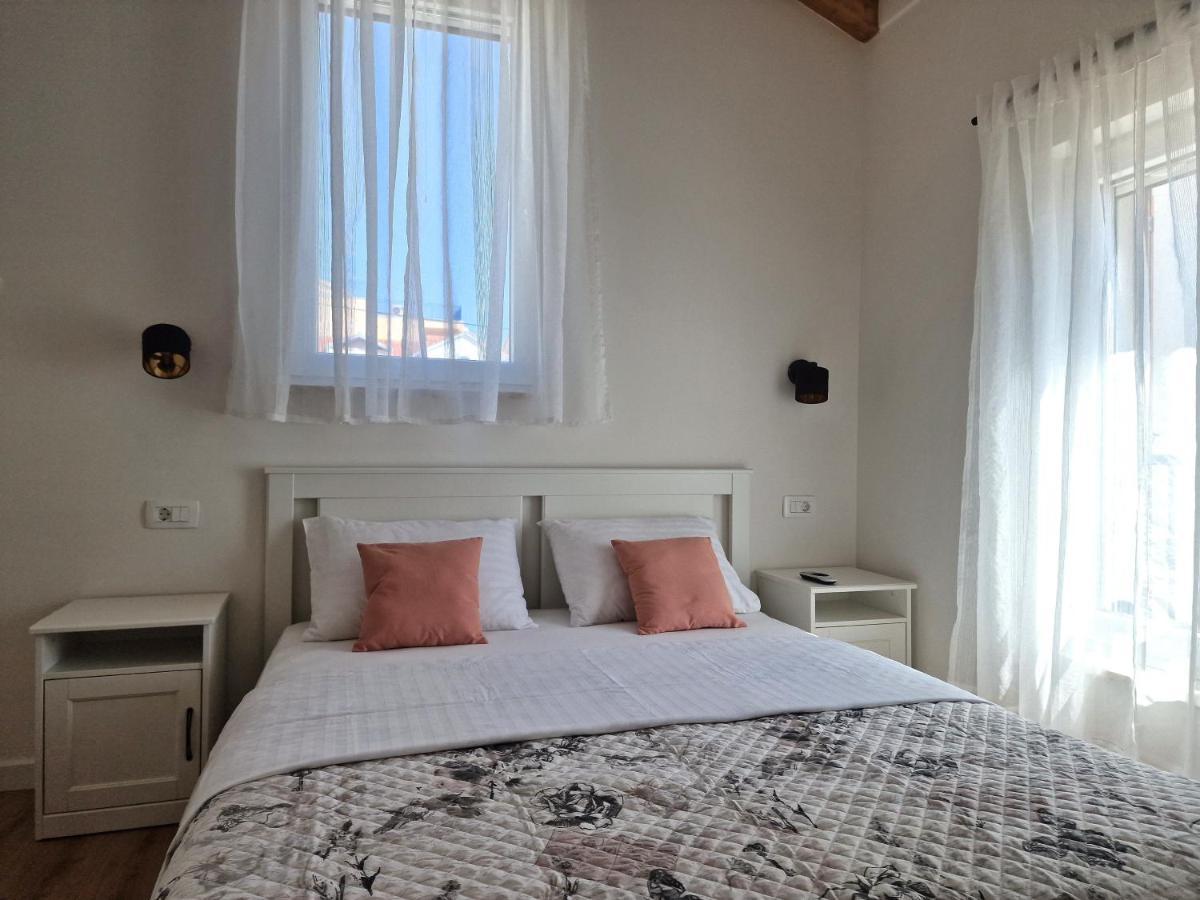 Apartments Miamare Primošten Dış mekan fotoğraf